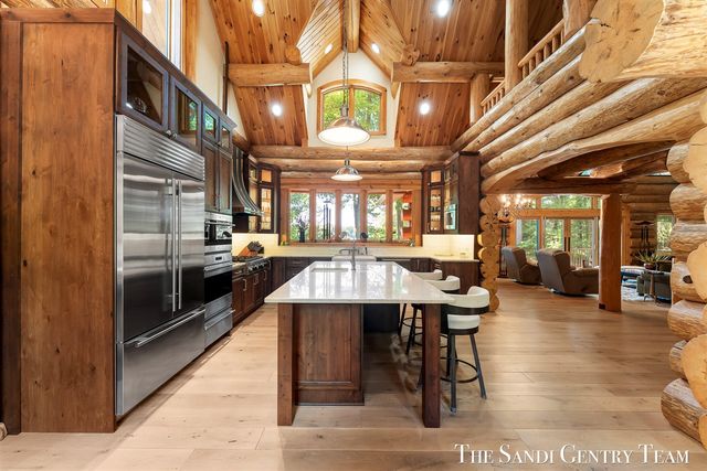 18131 N Fruitport Road, Spring Lake, MI 49456