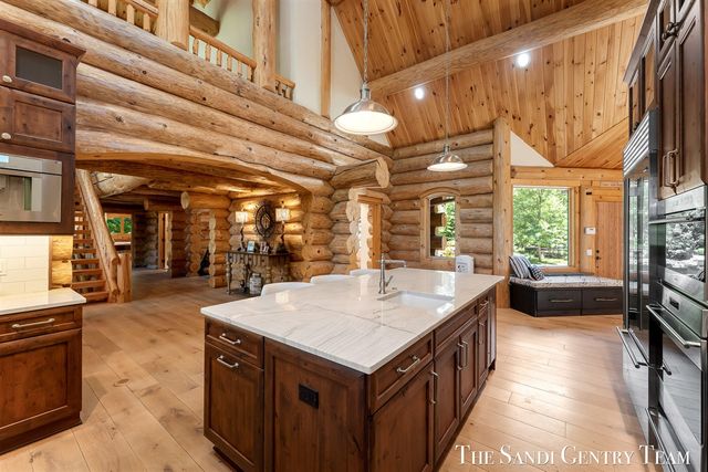 18131 N Fruitport Road, Spring Lake, MI 49456