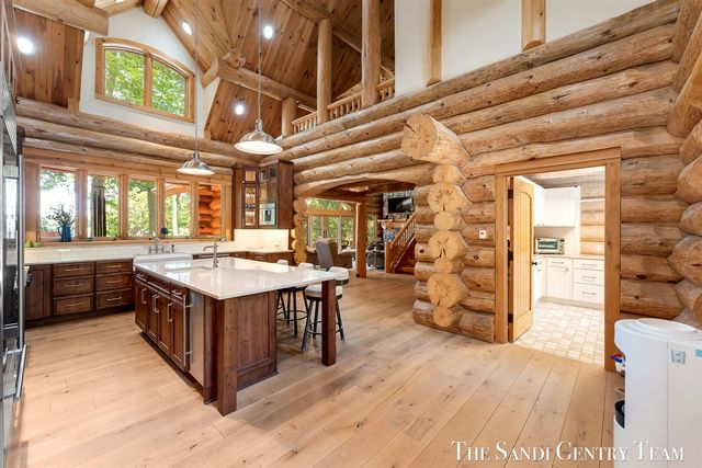 18131 N Fruitport Road, Spring Lake, MI 49456