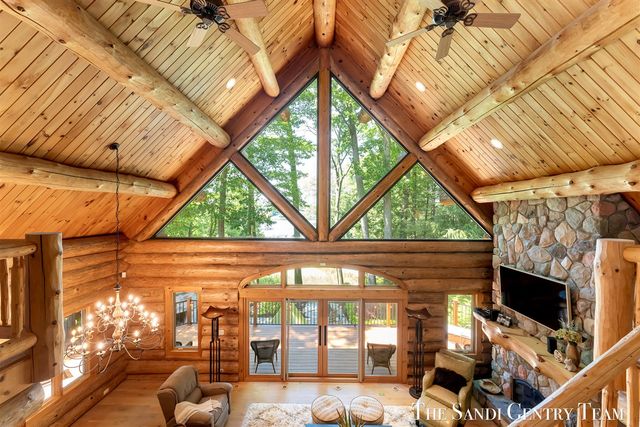 18131 N Fruitport Road, Spring Lake, MI 49456