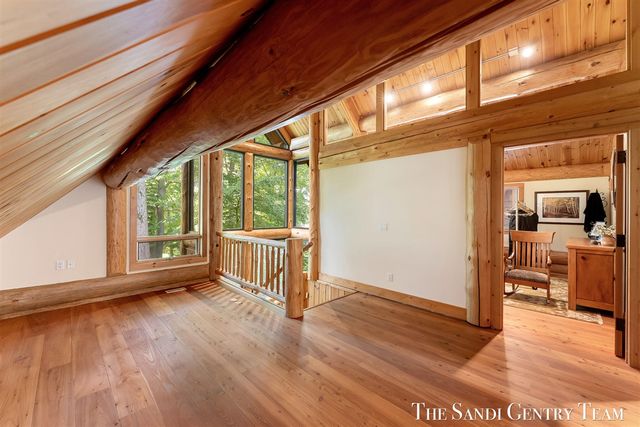 18131 N Fruitport Road, Spring Lake, MI 49456