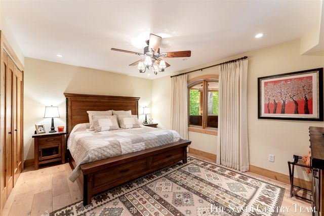 18131 N Fruitport Road, Spring Lake, MI 49456