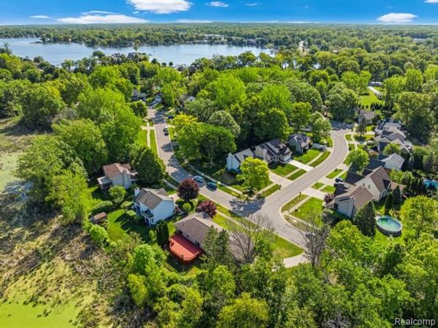 14545 Blue Heron Drive, Fenton, MI 48430