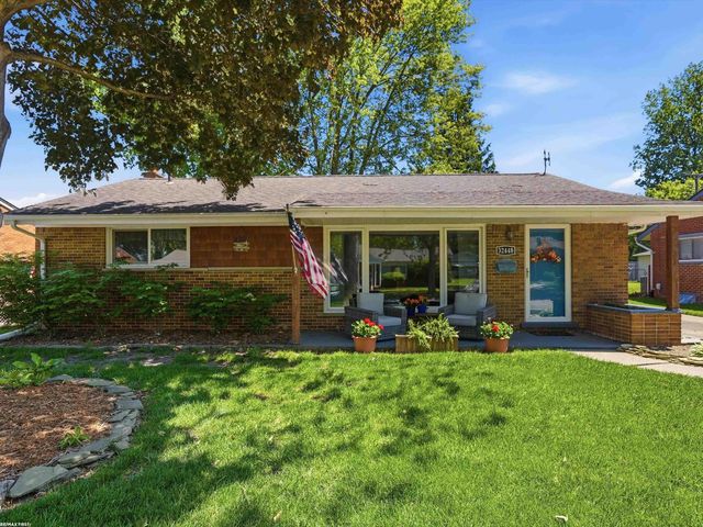 32448 Saint Annes Drive, Warren, MI 48092