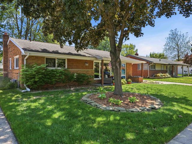 32448 Saint Annes Drive, Warren, MI 48092