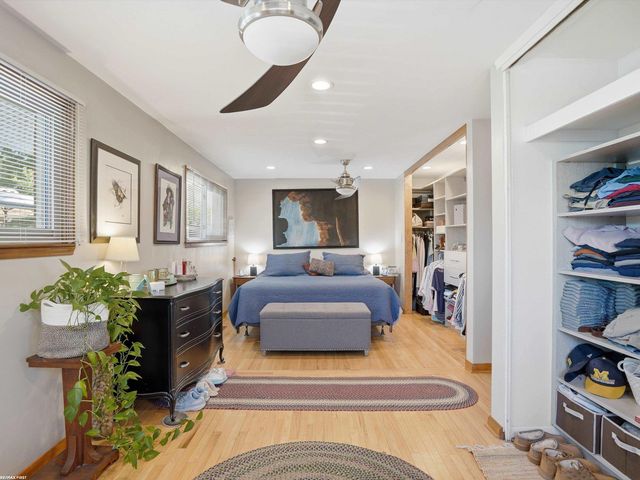 32448 Saint Annes Drive, Warren, MI 48092