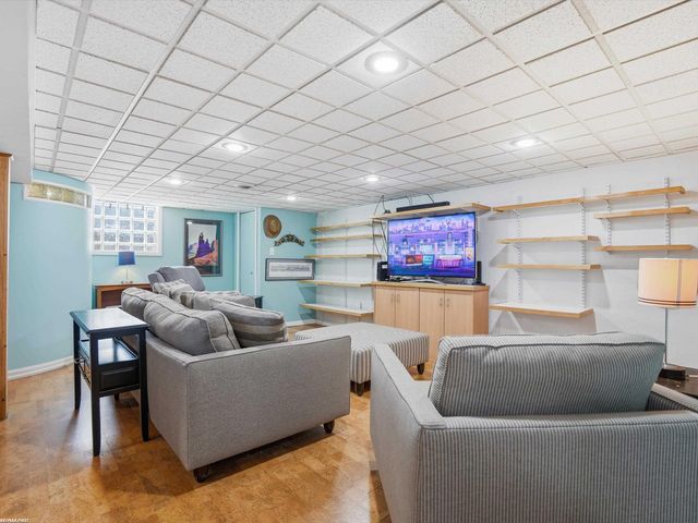 32448 Saint Annes Drive, Warren, MI 48092