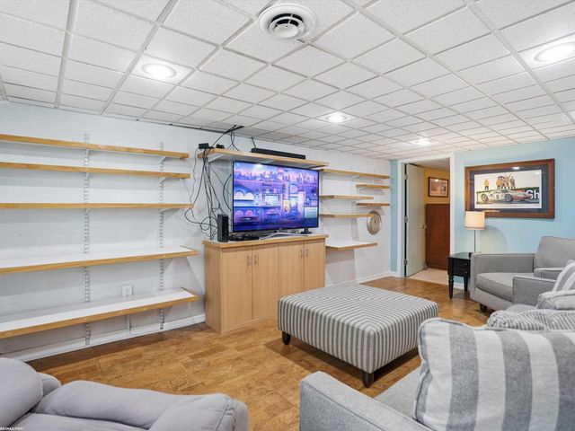 32448 Saint Annes Drive, Warren, MI 48092