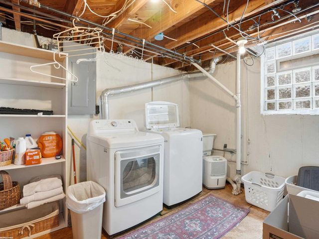32448 Saint Annes Drive, Warren, MI 48092