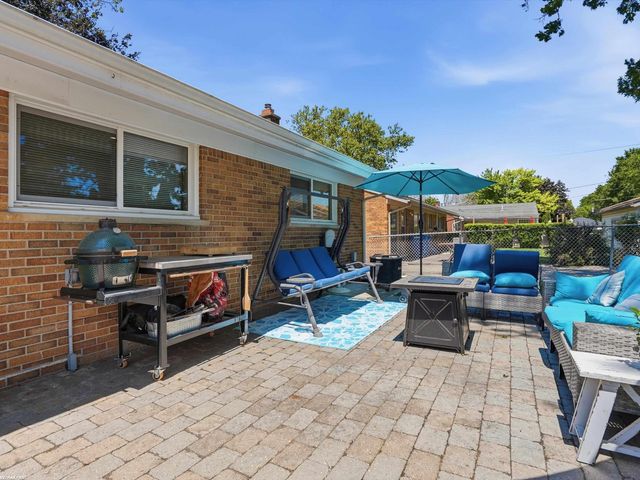 32448 Saint Annes Drive, Warren, MI 48092