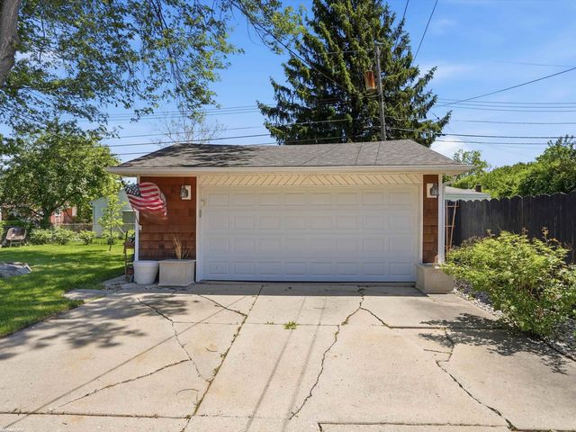 32448 Saint Annes Drive, Warren, MI 48092