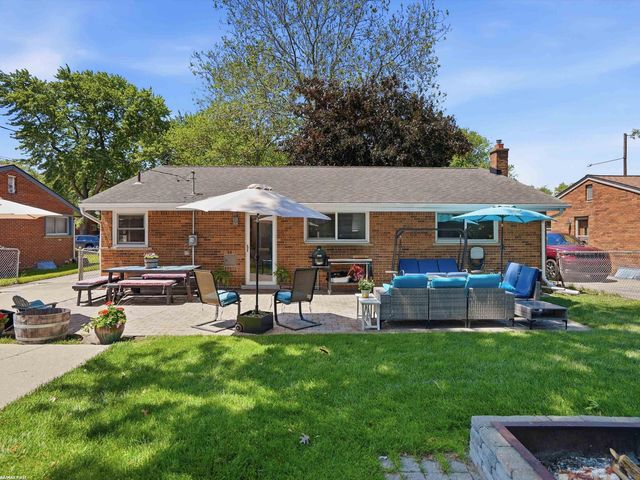 32448 Saint Annes Drive, Warren, MI 48092
