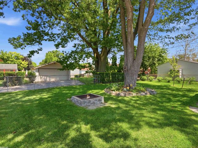 32448 Saint Annes Drive, Warren, MI 48092