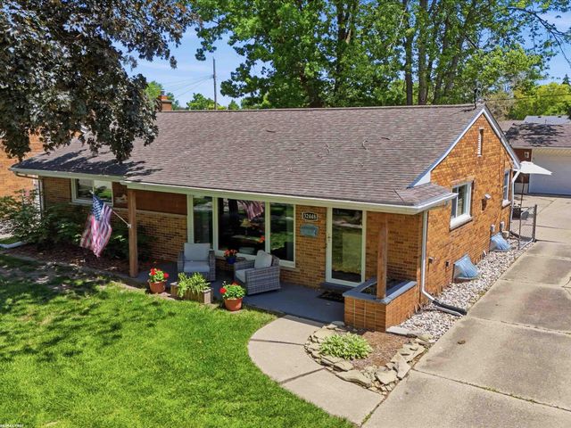 32448 Saint Annes Drive, Warren, MI 48092