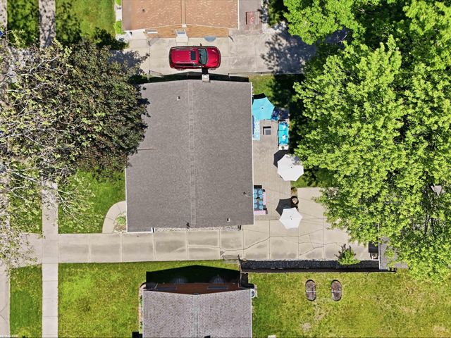32448 Saint Annes Drive, Warren, MI 48092