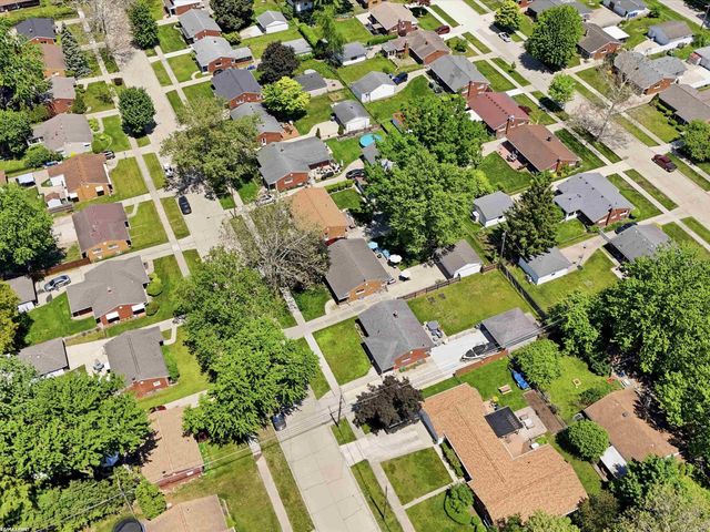 32448 Saint Annes Drive, Warren, MI 48092