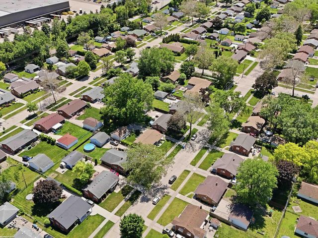 32448 Saint Annes Drive, Warren, MI 48092