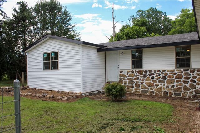 17677 N State Highway 28, Dardanelle, AR 72834