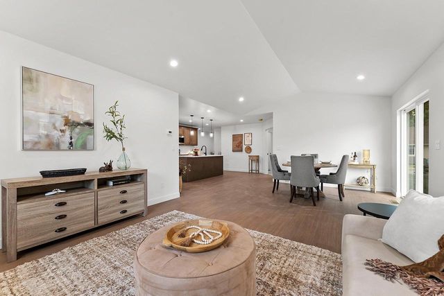 1837 LONDON ROAD, Green Bay, WI 54311