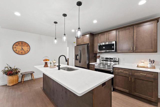 1837 LONDON ROAD, Green Bay, WI 54311