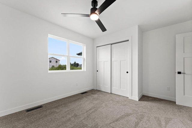 1837 LONDON ROAD, Green Bay, WI 54311