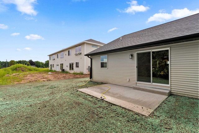 1837 LONDON ROAD, Green Bay, WI 54311