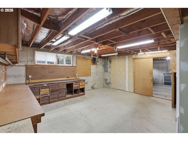 2505 Ne 42ND Ave, Portland, OR 97213