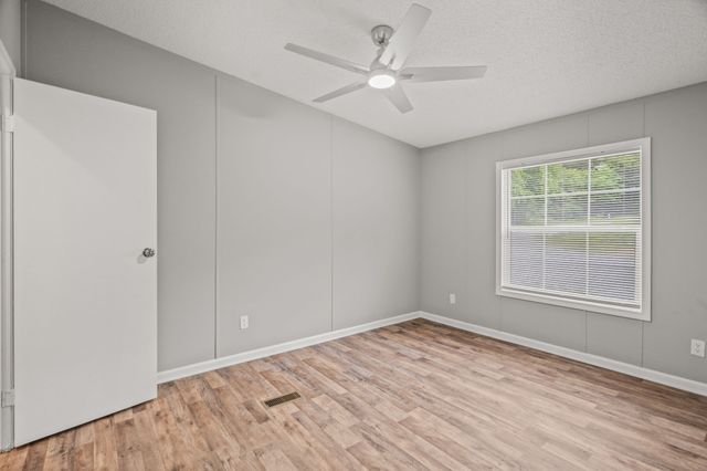 3840 Edd Ross Rd, Cedar Hill, TN 37032