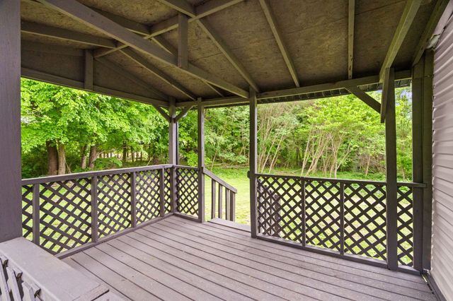 3840 Edd Ross Rd, Cedar Hill, TN 37032