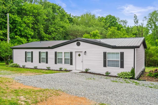 3840 Edd Ross Rd, Cedar Hill, TN 37032