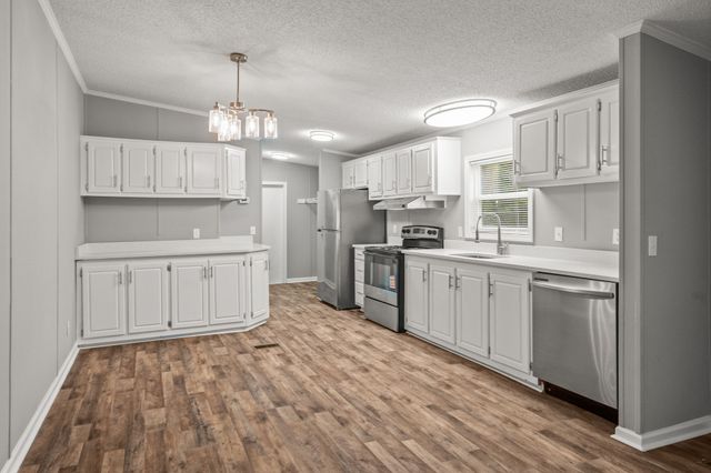 3840 Edd Ross Rd, Cedar Hill, TN 37032