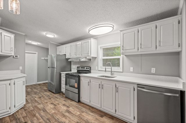 3840 Edd Ross Rd, Cedar Hill, TN 37032