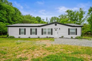 3840 Edd Ross Rd, Cedar Hill, TN 37032