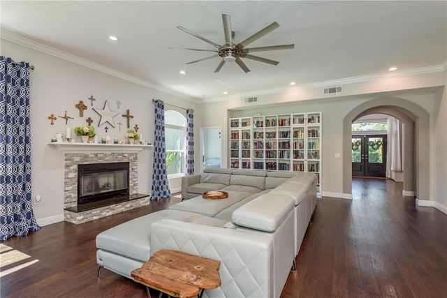 4010 EXECUTIVE DRIVE, Palm Harbor, FL 34685