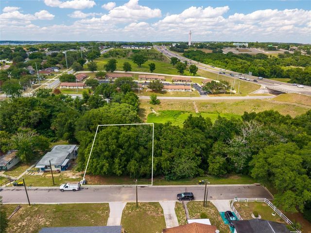 E MINNEOLA AVENUE, Clermont, FL 34711