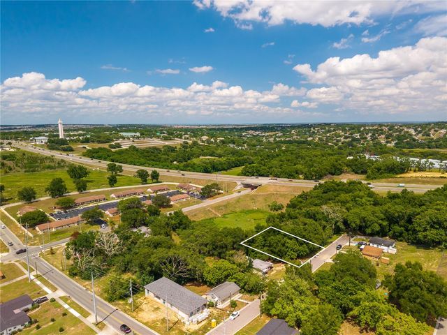 E MINNEOLA AVENUE, Clermont, FL 34711