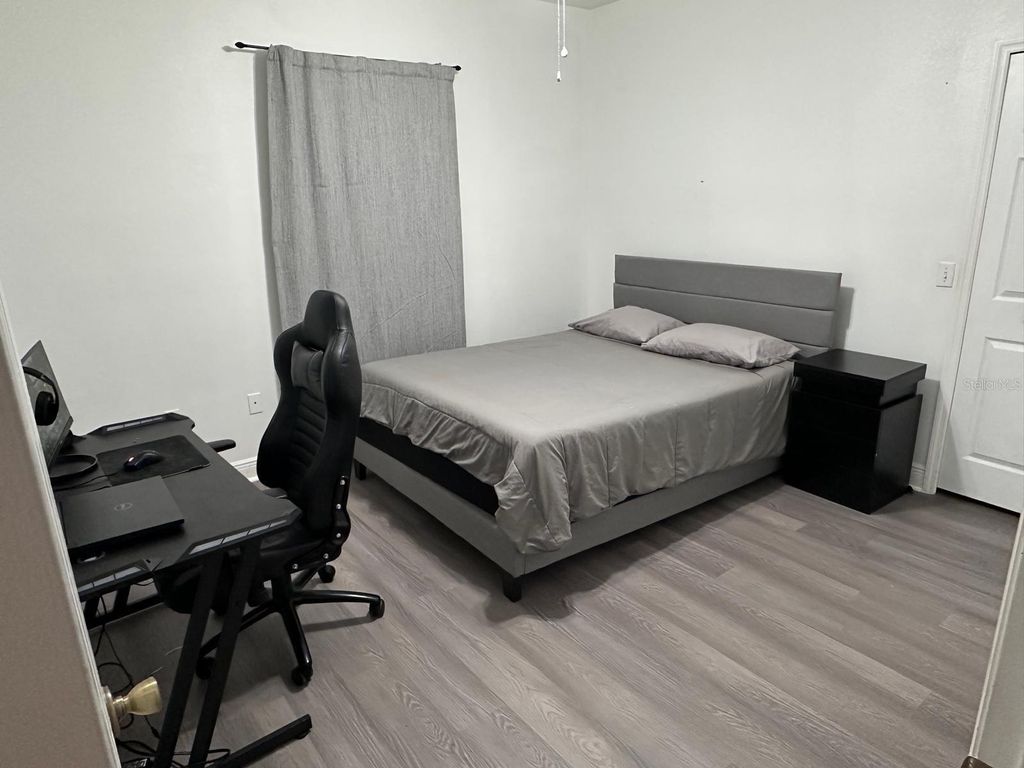 Image 16 of property listing at 1300 EASTERN PECAN PLACE 208, Winter Garden, FL 34787