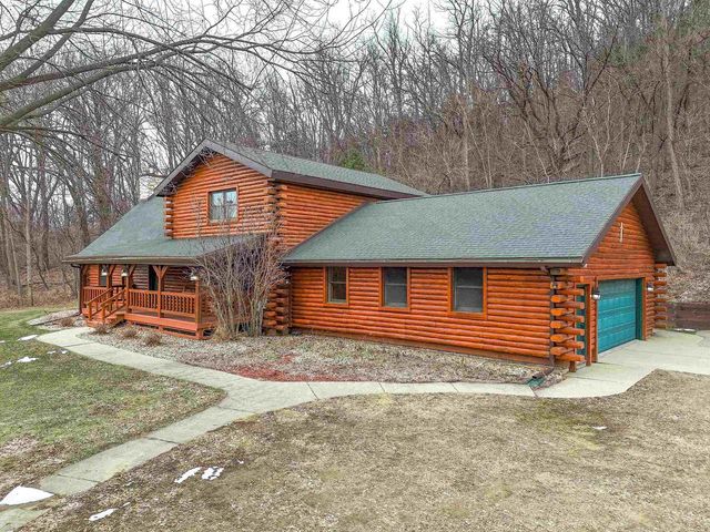 8986 Waterford Street, Sauk City, WI 53583