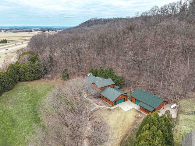 8986 Waterford Street, Sauk City, WI 53583