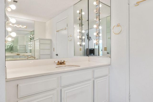 34351 Calle Las Palmas, Cathedral City, CA 92234