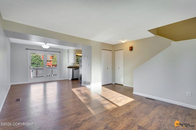 260 Fall Leaf Circle, Anchorage, AK 99504