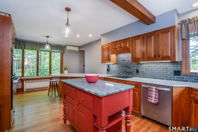 20 Wettleson Avenue, West Hartford, CT 06107