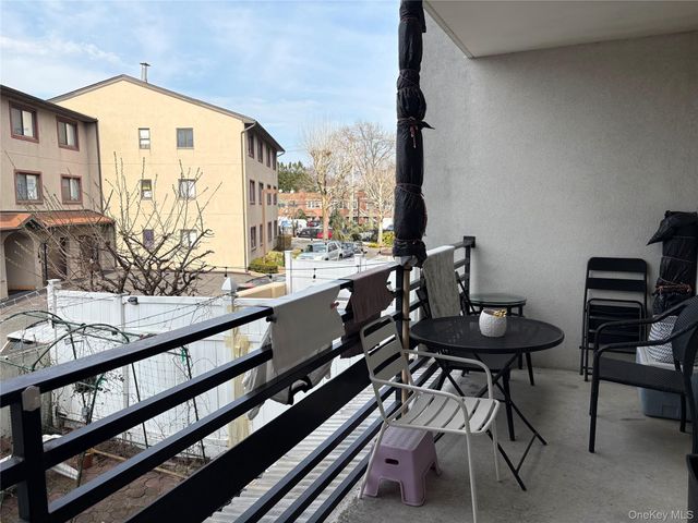 11463 Dalian Court, College Point, NY 11356