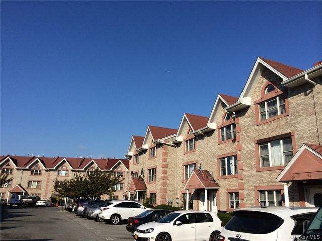 11463 Dalian Court, College Point, NY 11356
