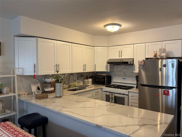 11463 Dalian Court, College Point, NY 11356