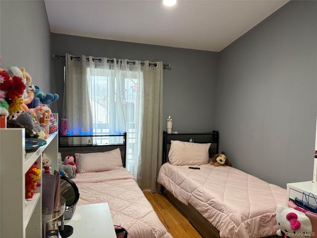 11463 Dalian Court, College Point, NY 11356