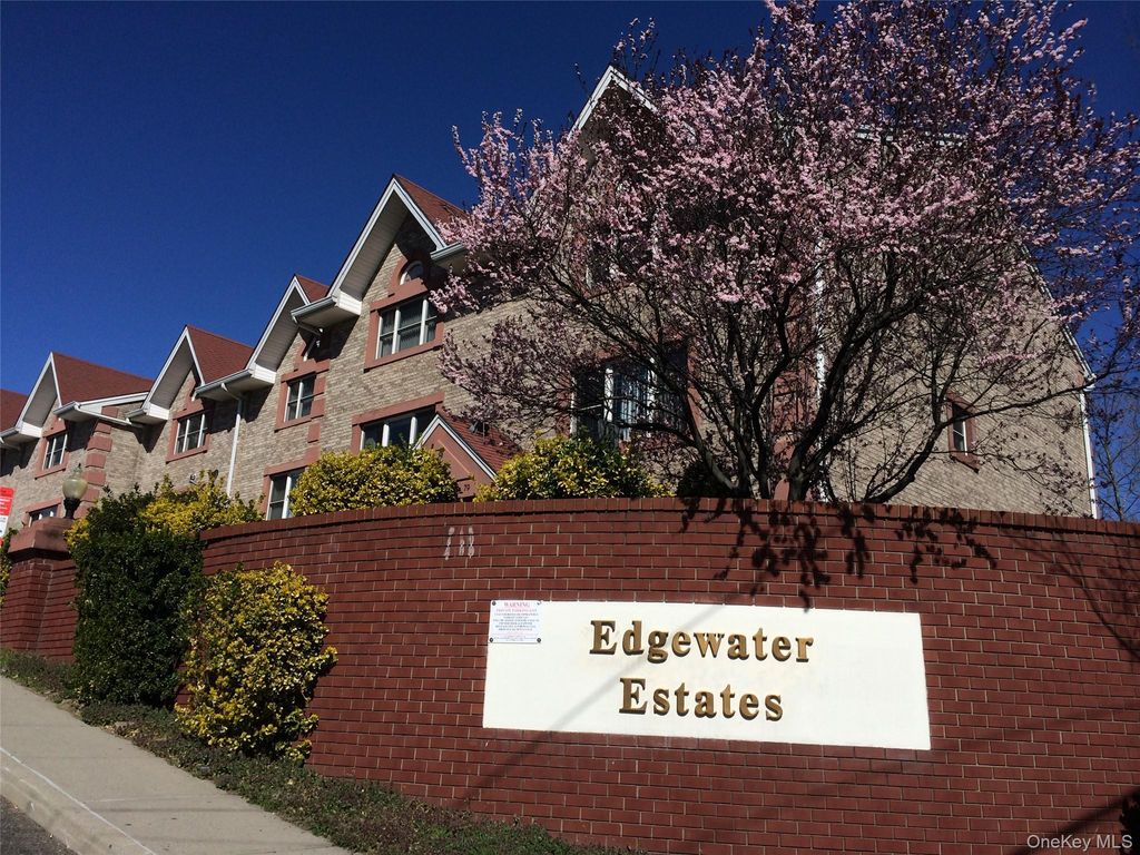 11463 Dalian Court, College Point, NY 11356