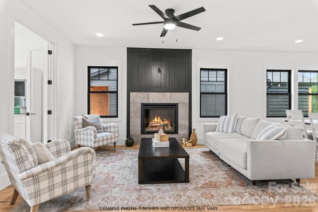 93 Martha Avenue 10, Hendersonville, NC 28792