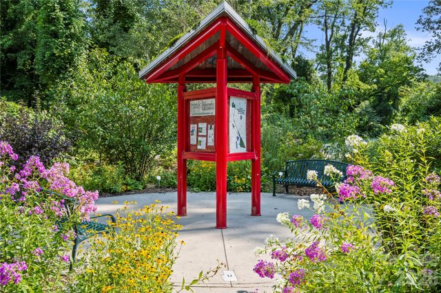 93 Martha Avenue 10, Hendersonville, NC 28792