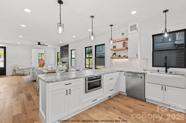 93 Martha Avenue 10, Hendersonville, NC 28792